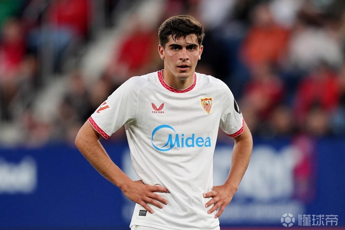 欧冠决赛-意天空：那不勒斯再次关注胡安卢，准备与尤文展开争夺